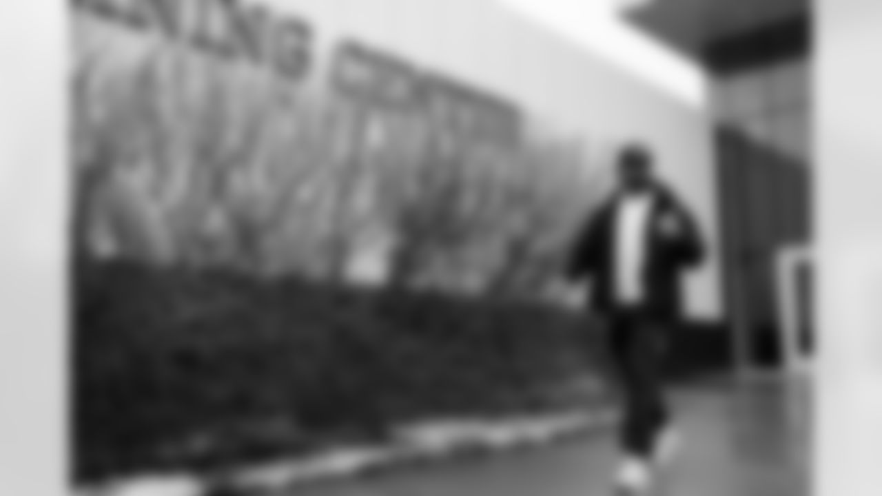 Buffalo Bills vs Philadelphia Eagles, Regular Season, December 28, 2025 at Highmark Stadium.