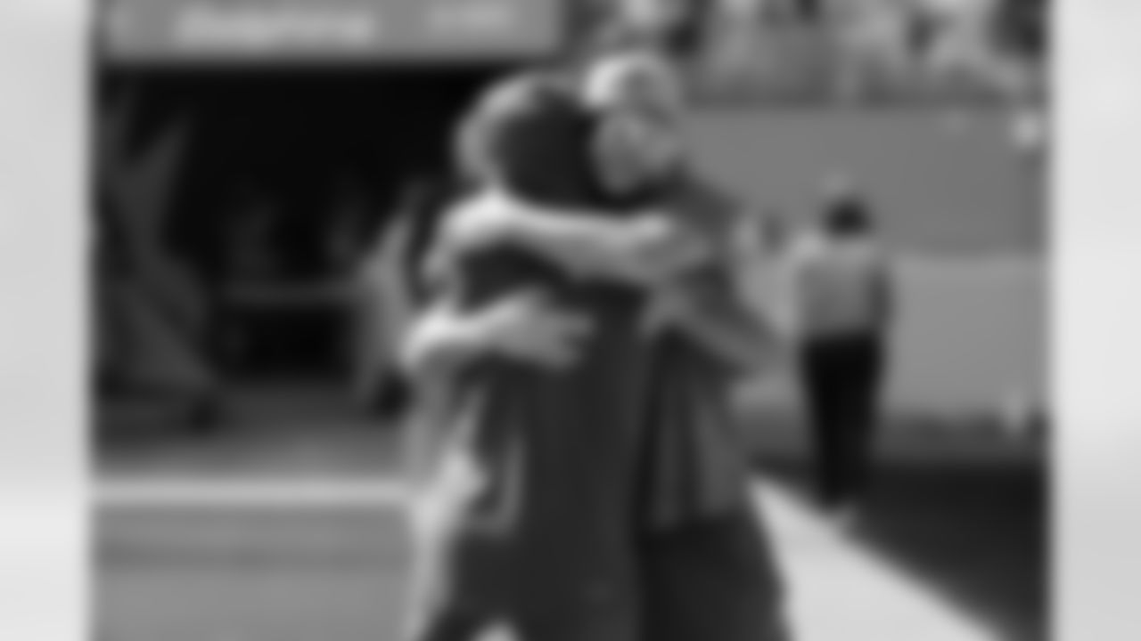 Miami Dolphins vs Buffalo Bills, Regular Season, November 09, 2025 at Hard Rock Stadium.