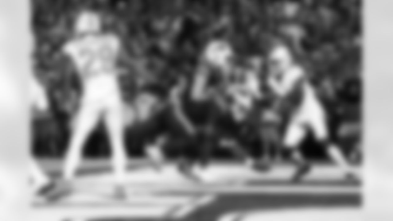 Buffalo Bills vs Miami Dolphins, Regular Season, September 18, 2025 at Highmark Stadium.