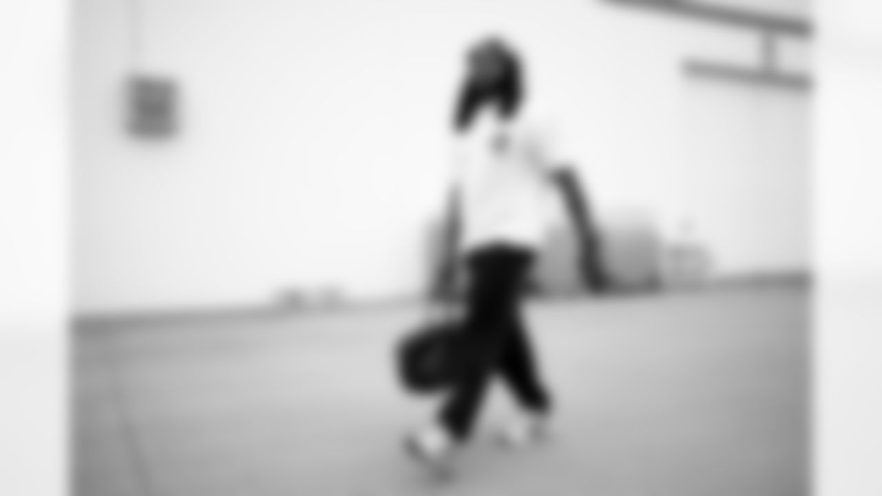 Dorian Williams (42). Buffalo Bills travel to East Rutherford, September 13, 2025.