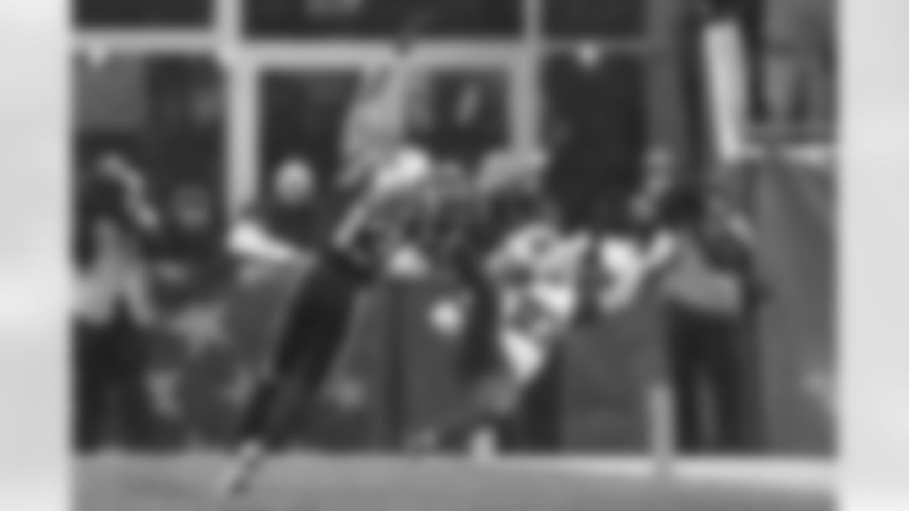 New England Patriots vs Buffalo Bills, Regular Season, December 14, 2025 at Gillette Stadium.