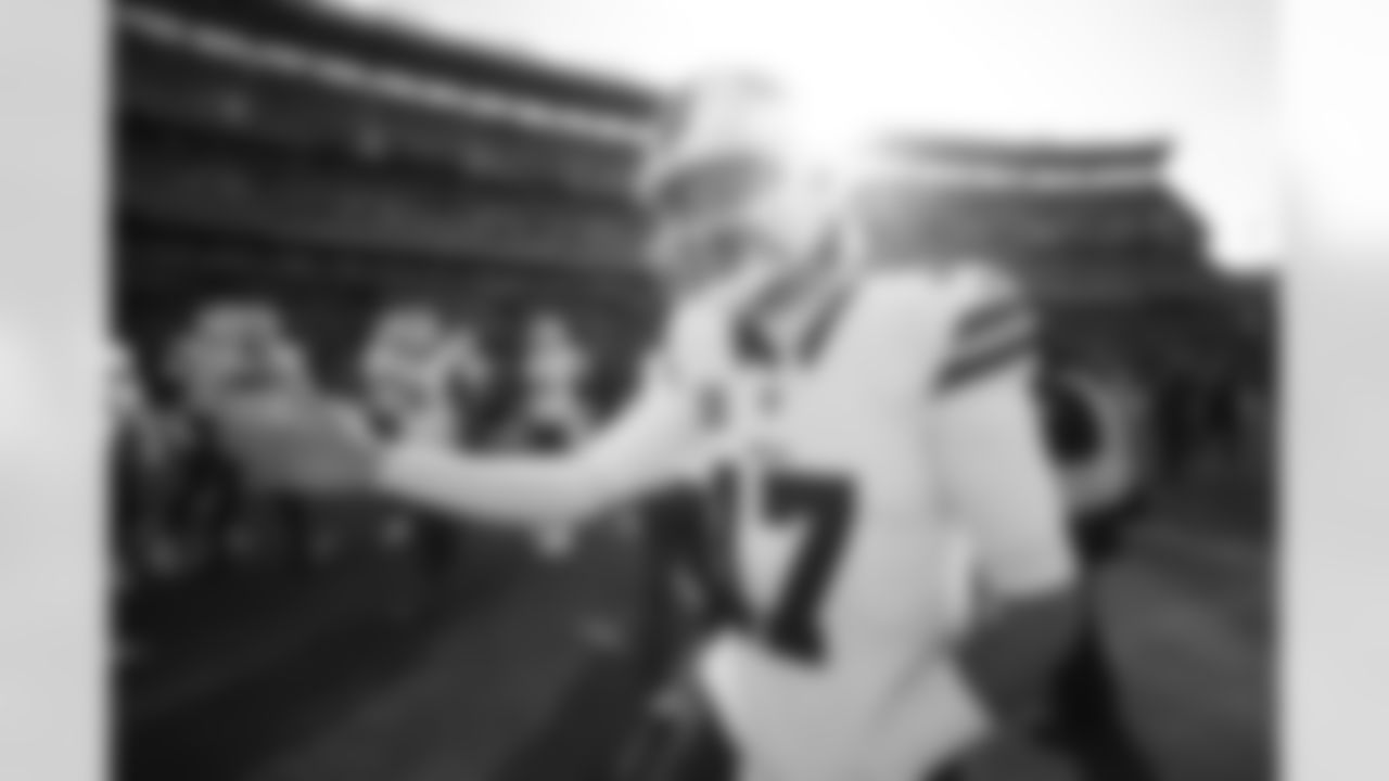 Cleveland Browns vs Buffalo Bills, Regular Season, December 21, 2025 at Huntington Bank Field.