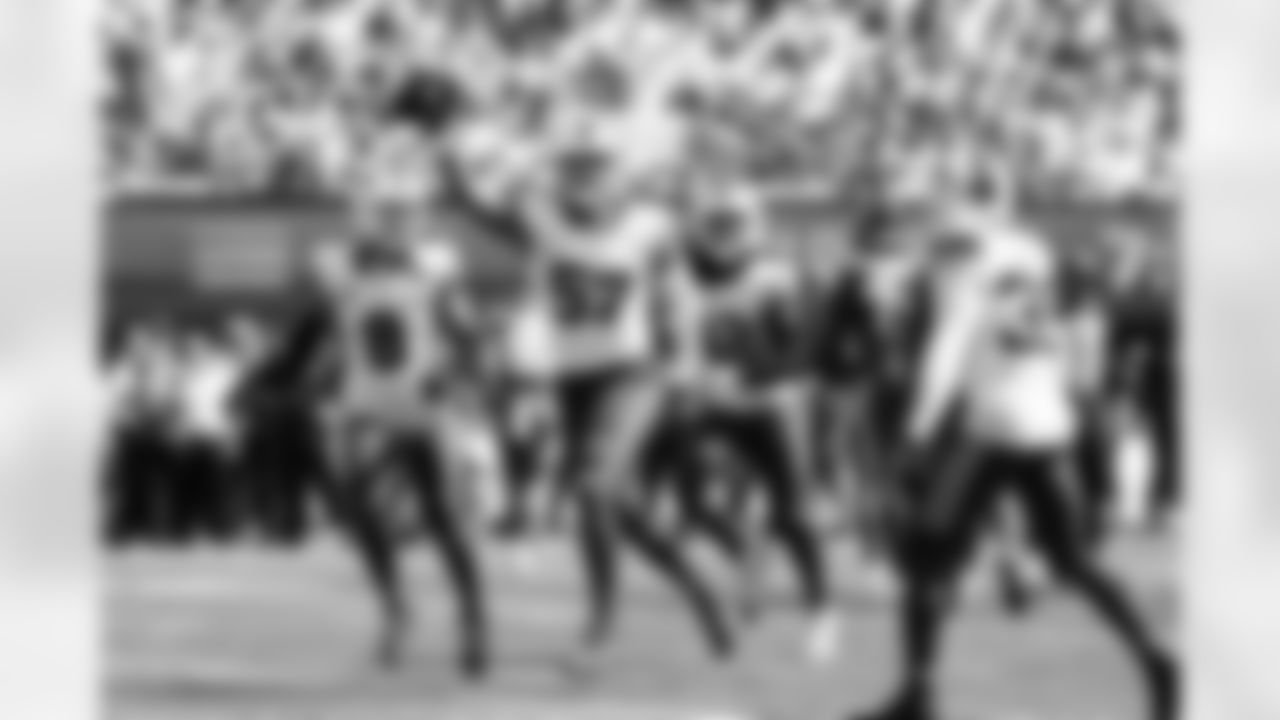 New York Jets vs Buffalo Bills, Regular Season, September 14, 2025 at Metlife Stadium.