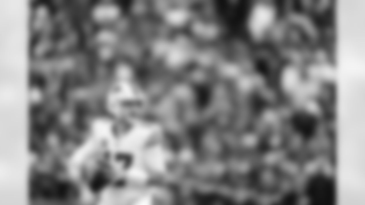 Buffalo Bills vs Tampa Bay Buccaneers, Regular Season, November 16, 2025 at Highmark Stadium.