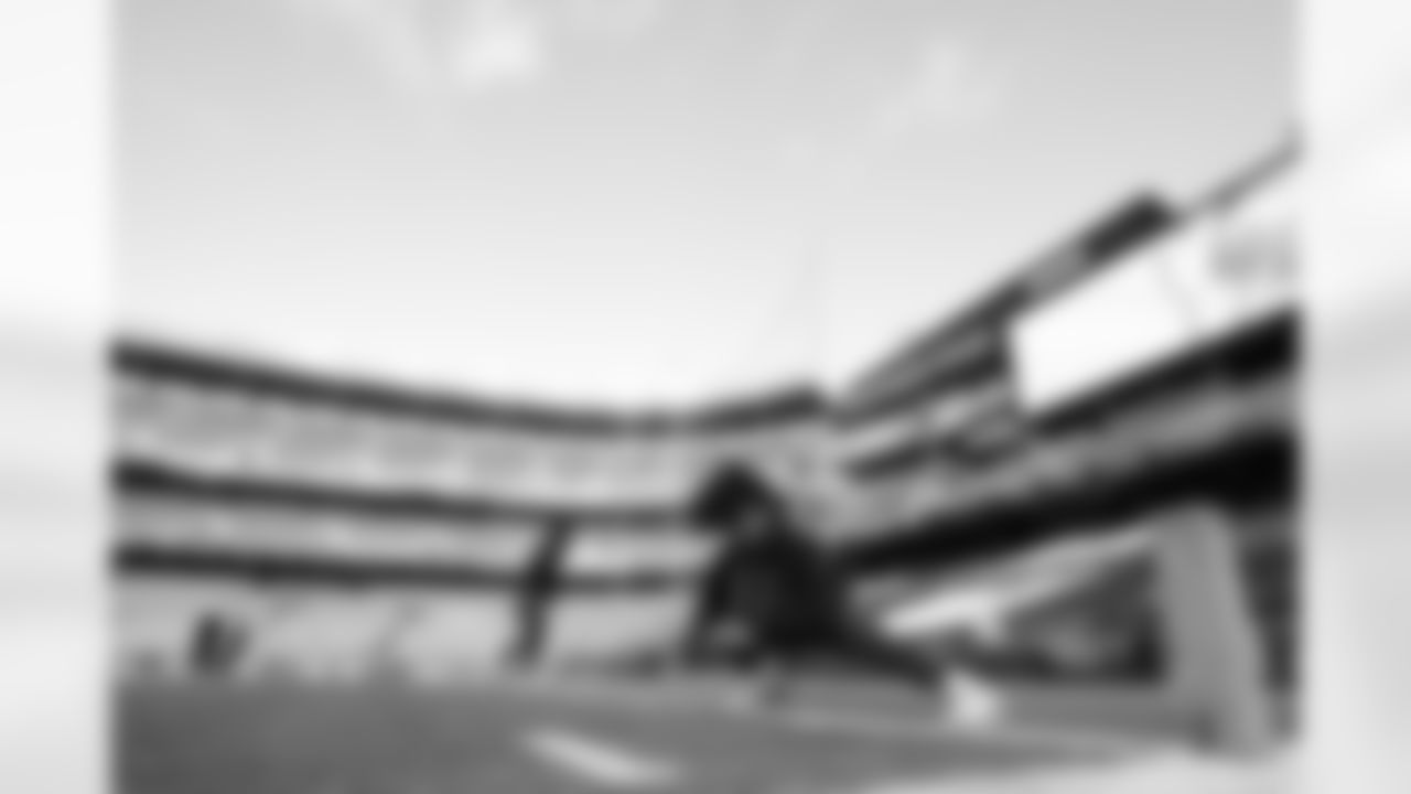 Cleveland Browns vs Buffalo Bills, Regular Season, December 21, 2025 at Huntington Bank Field.