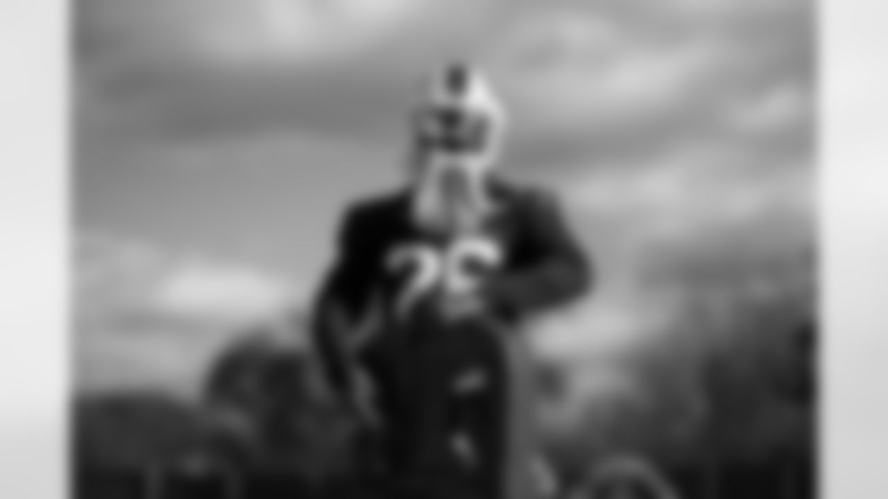 Ty Johnson (26). Buffalo Bills Week 10 Practice, November 06, 2025 at Buffalo Bills Training Center.