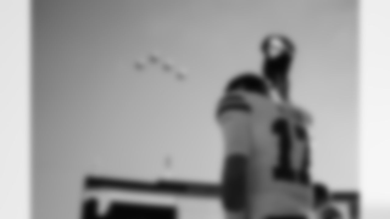 Buffalo Bills vs Denver Broncos, Divisional Game, January 17, 2026 at Empower Field at Mile High.