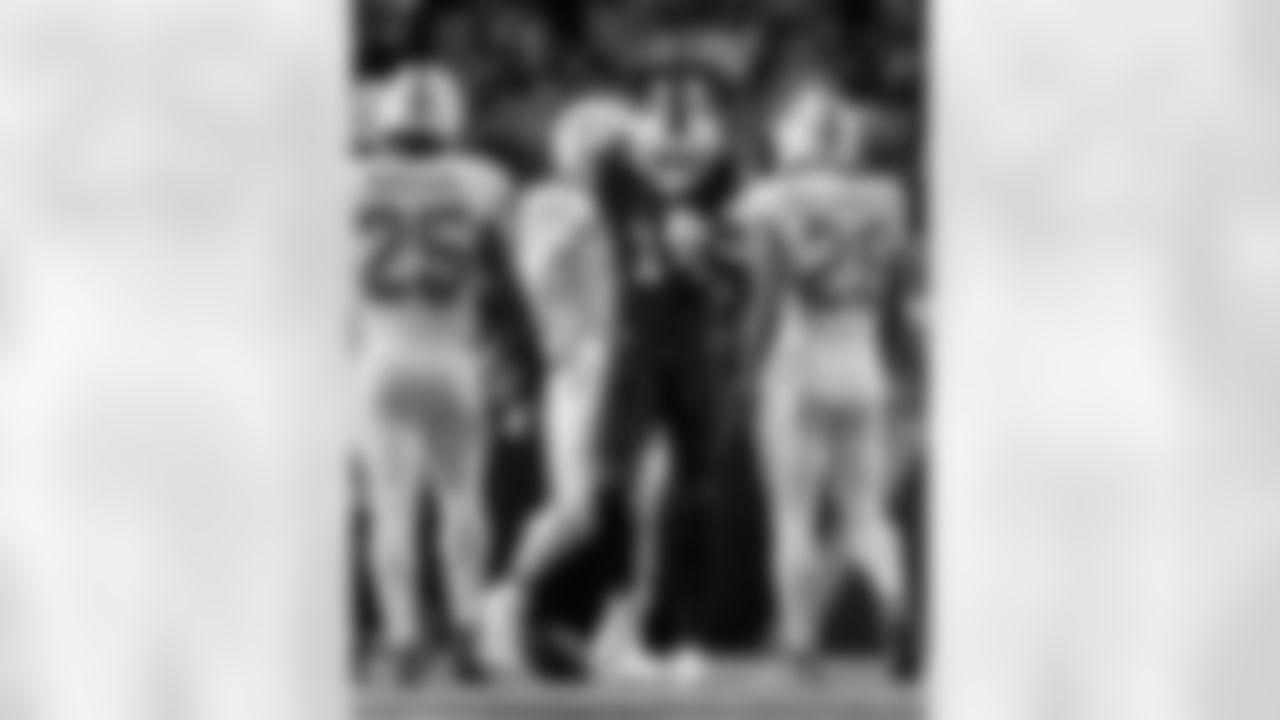 Buffalo Bills vs Miami Dolphins, Regular Season, September 18, 2025 at Highmark Stadium.