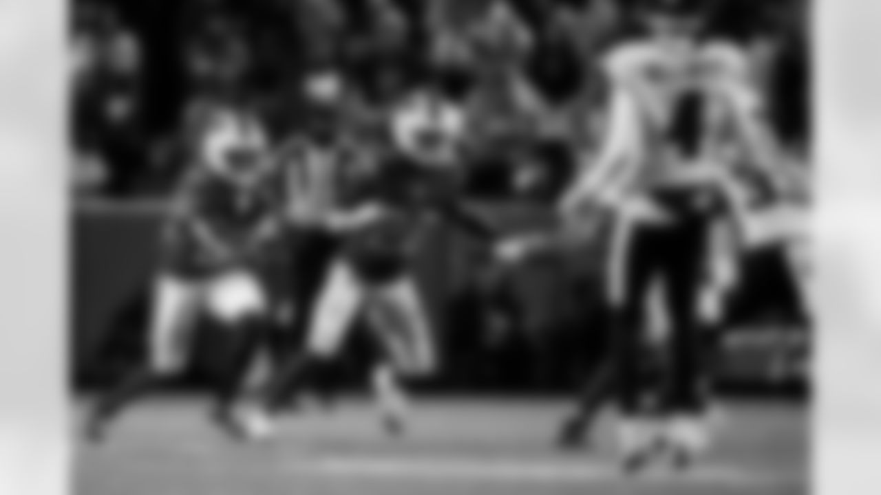 Buffalo Bills vs Philadelphia Eagles, Regular Season, December 28, 2025 at Highmark Stadium.