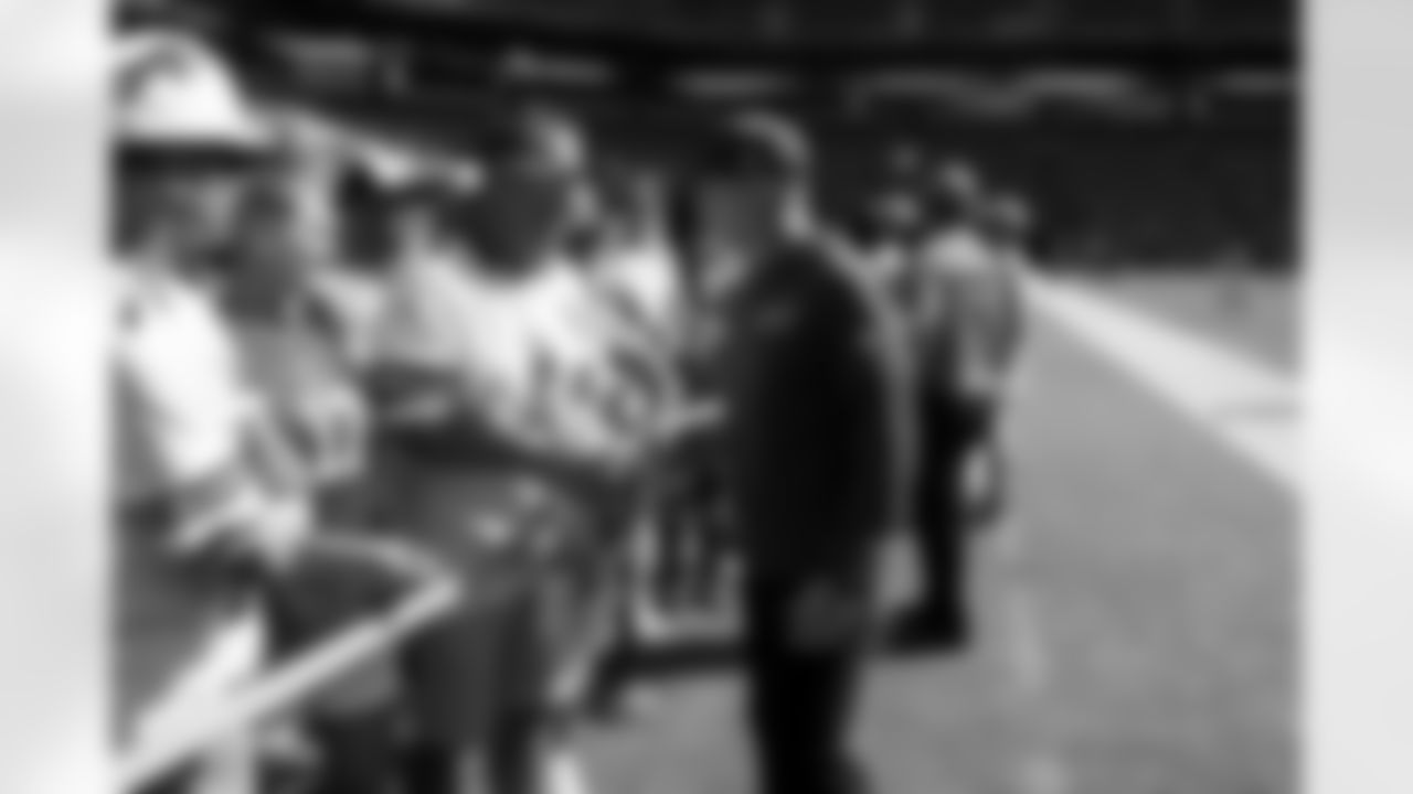 Miami Dolphins vs Buffalo Bills, Regular Season, November 09, 2025 at Hard Rock Stadium.