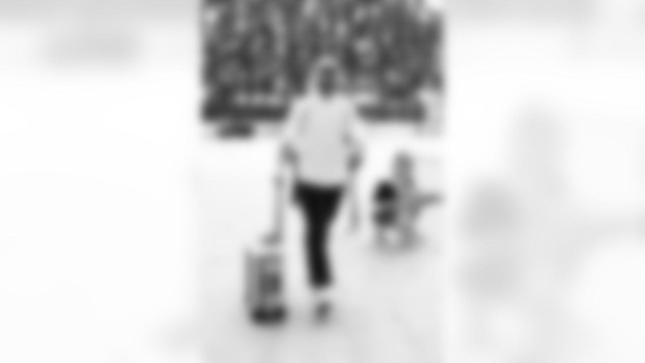 Miami Dolphins vs Buffalo Bills, Regular Season, November 09, 2025 at Hard Rock Stadium.