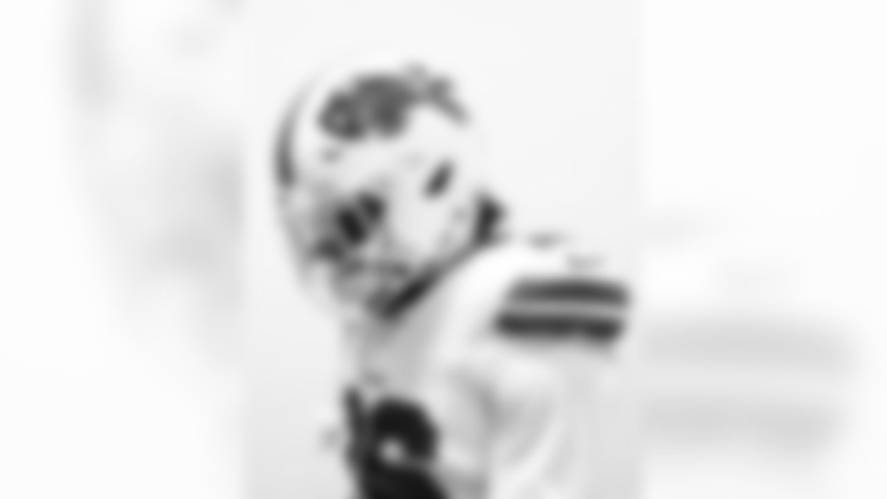 Pittsburgh Steelers vs Buffalo Bills, Regular Season, November 30, 2025 at Acrisure Stadium.