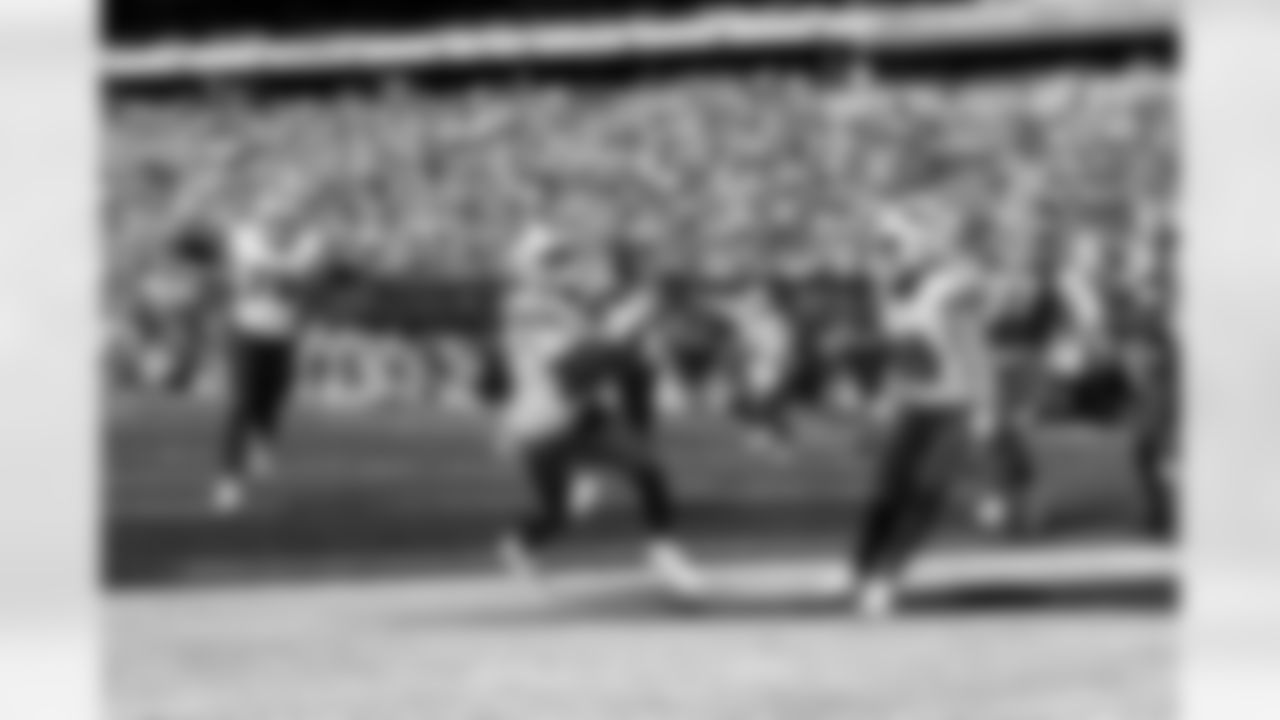 New York Jets vs Buffalo Bills, Regular Season, September 14, 2025 at Metlife Stadium.