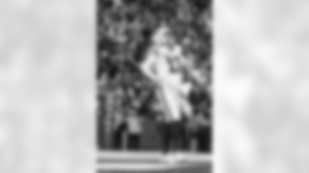 Buffalo Bills vs Tampa Bay Buccaneers, Regular Season, November 16, 2025 at Highmark Stadium.