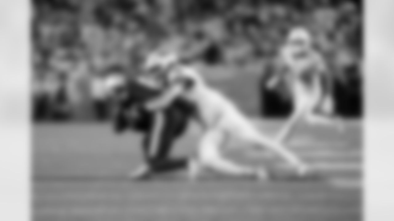 Buffalo Bills vs New England Patriots, Regular Season, October 05, 2025 at Highmark Stadium.
