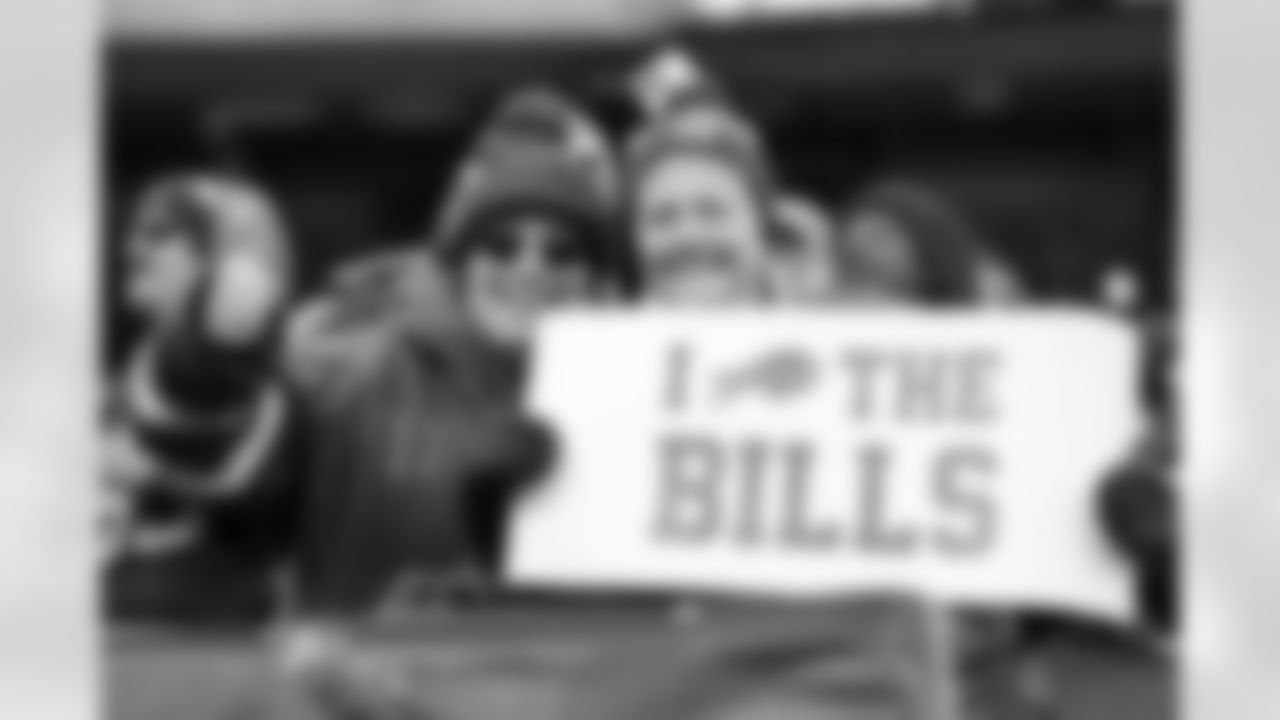 Cleveland Browns vs Buffalo Bills, Regular Season, December 21, 2025 at Huntington Bank Field.