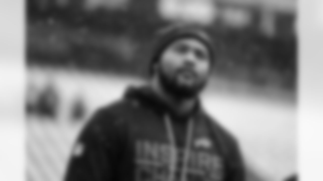 New England Patriots vs Buffalo Bills, Regular Season, December 14, 2025 at Gillette Stadium.