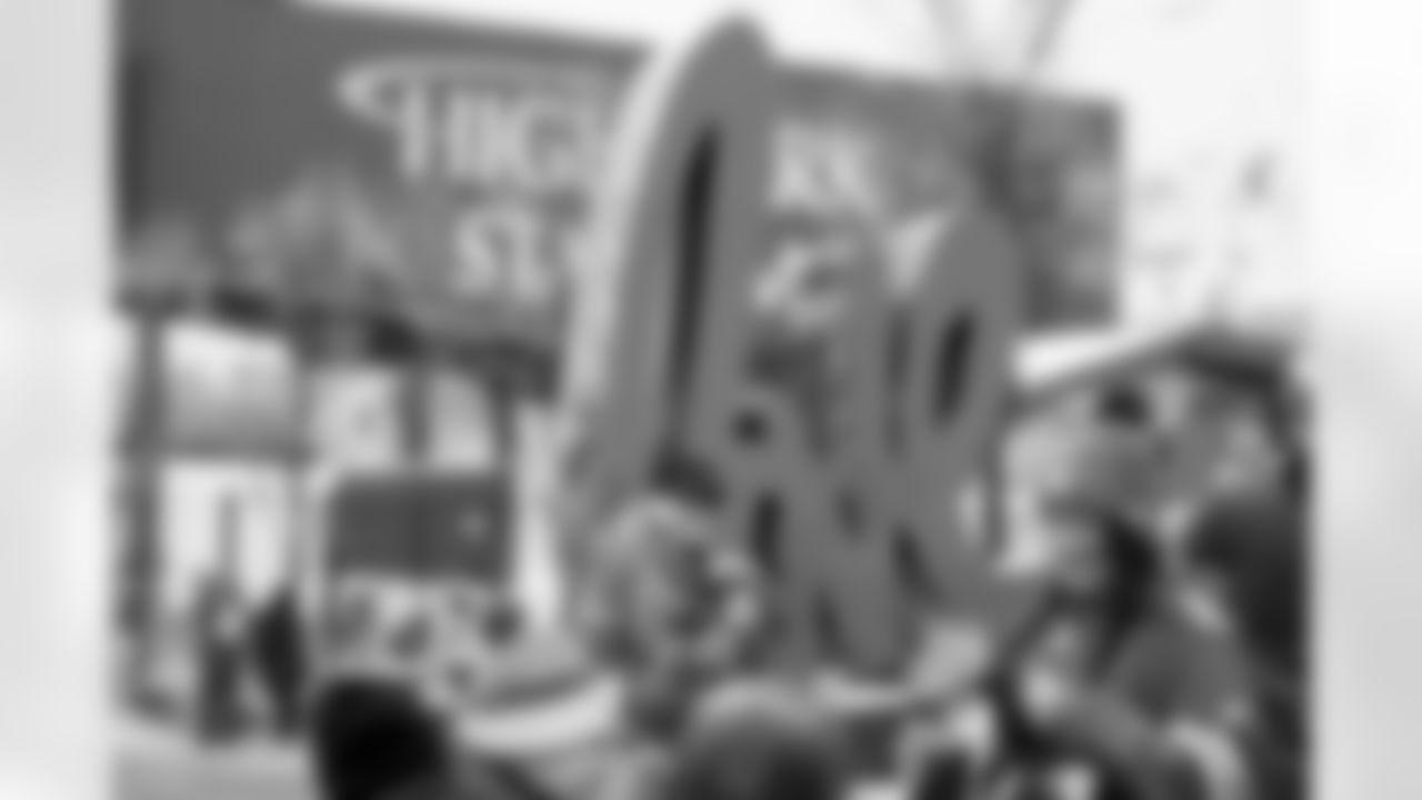 Buffalo Bills vs Philadelphia Eagles, Regular Season, December 28, 2025 at Highmark Stadium.