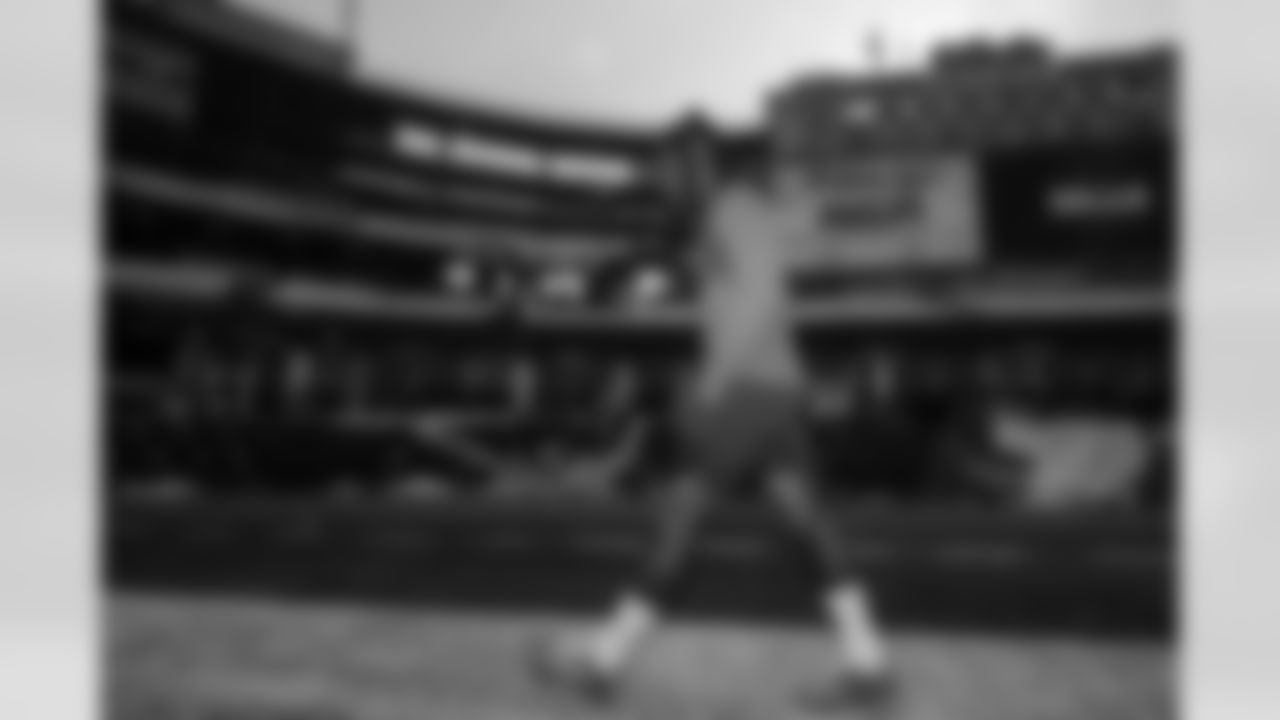 New England Patriots vs Buffalo Bills, Regular Season, December 14, 2025 at Gillette Stadium.