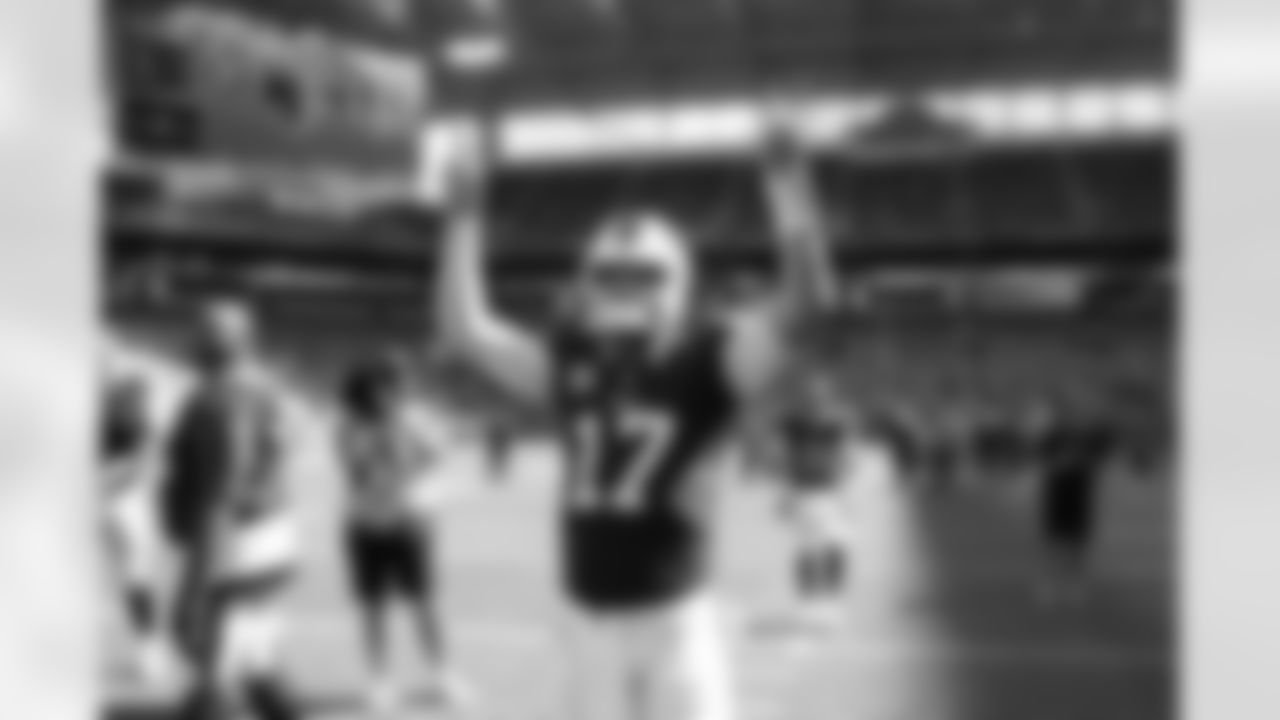 Miami Dolphins vs Buffalo Bills, Regular Season, November 09, 2025 at Hard Rock Stadium.