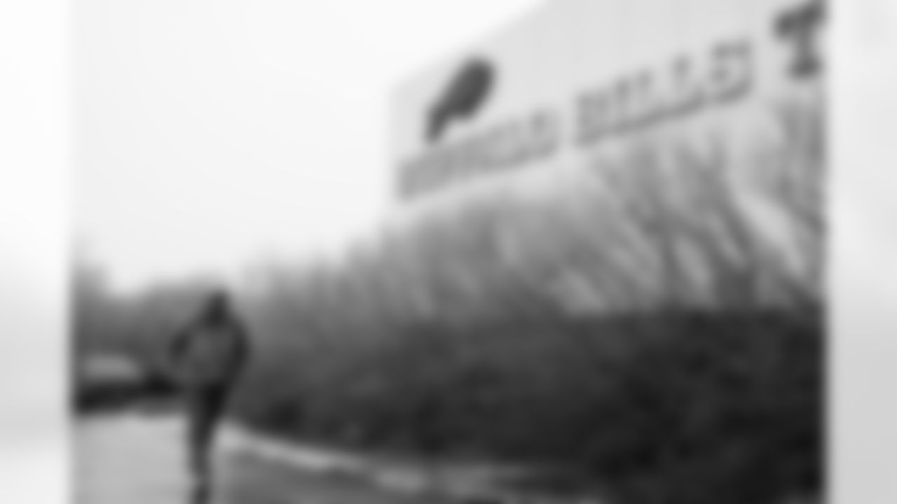 Buffalo Bills vs Philadelphia Eagles, Regular Season, December 28, 2025 at Highmark Stadium.