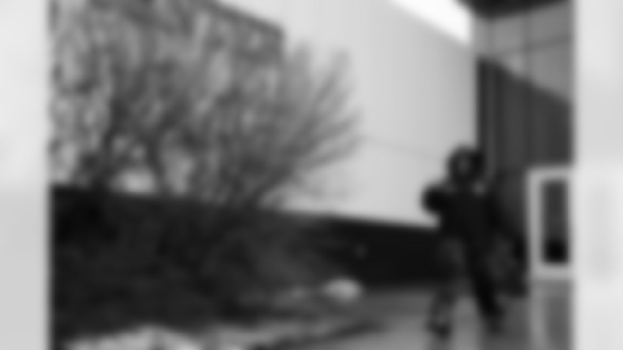 Buffalo Bills vs Philadelphia Eagles, Regular Season, December 28, 2025 at Highmark Stadium.