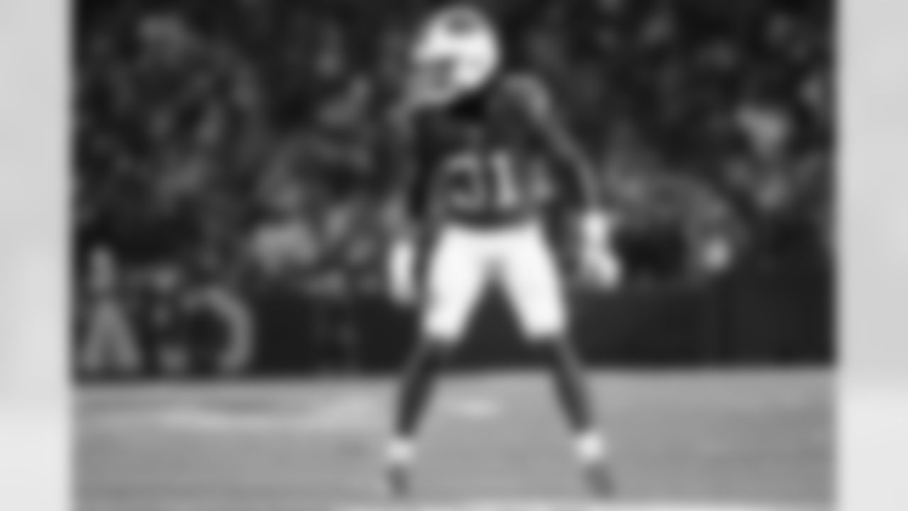 Buffalo Bills vs Philadelphia Eagles, Regular Season, December 28, 2025 at Highmark Stadium.