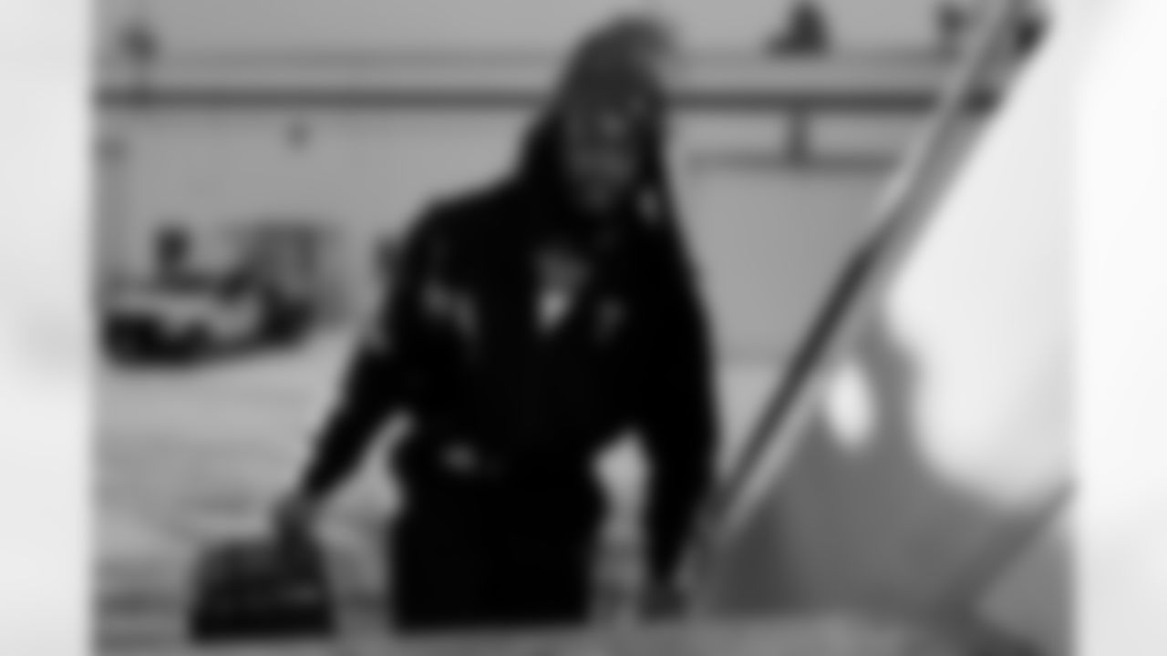 James Cook (4). Buffalo Bills travel to Foxborough, December 13, 2025 at Buffalo Niagara International Airport.