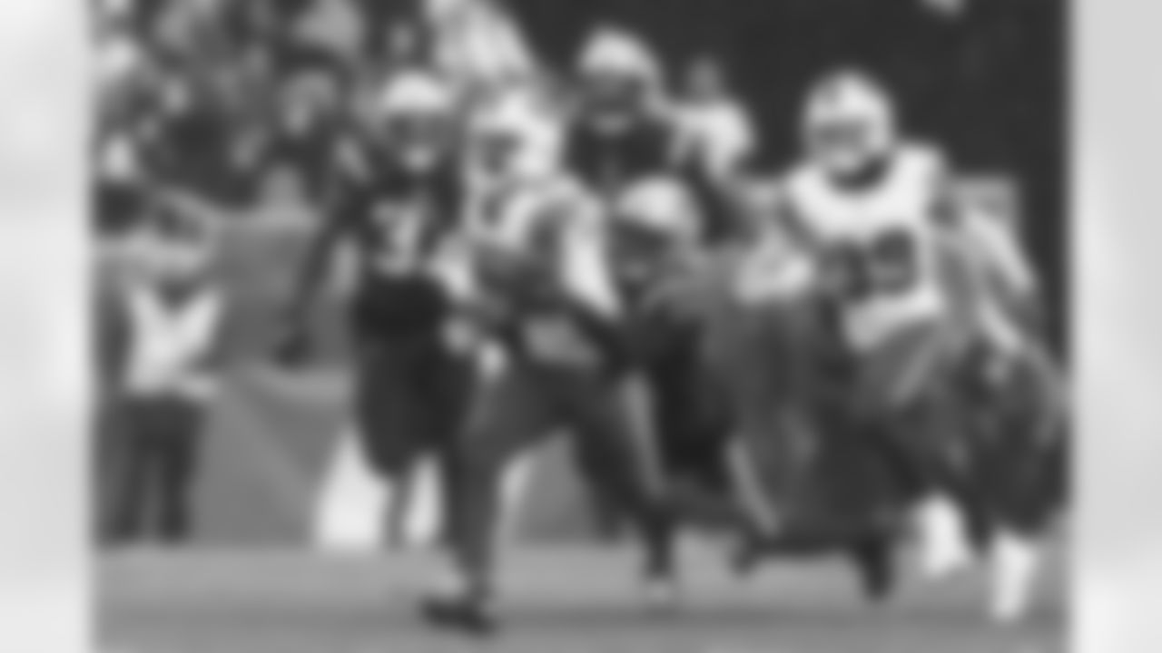 New England Patriots vs Buffalo Bills, Regular Season, December 14, 2025 at Gillette Stadium.