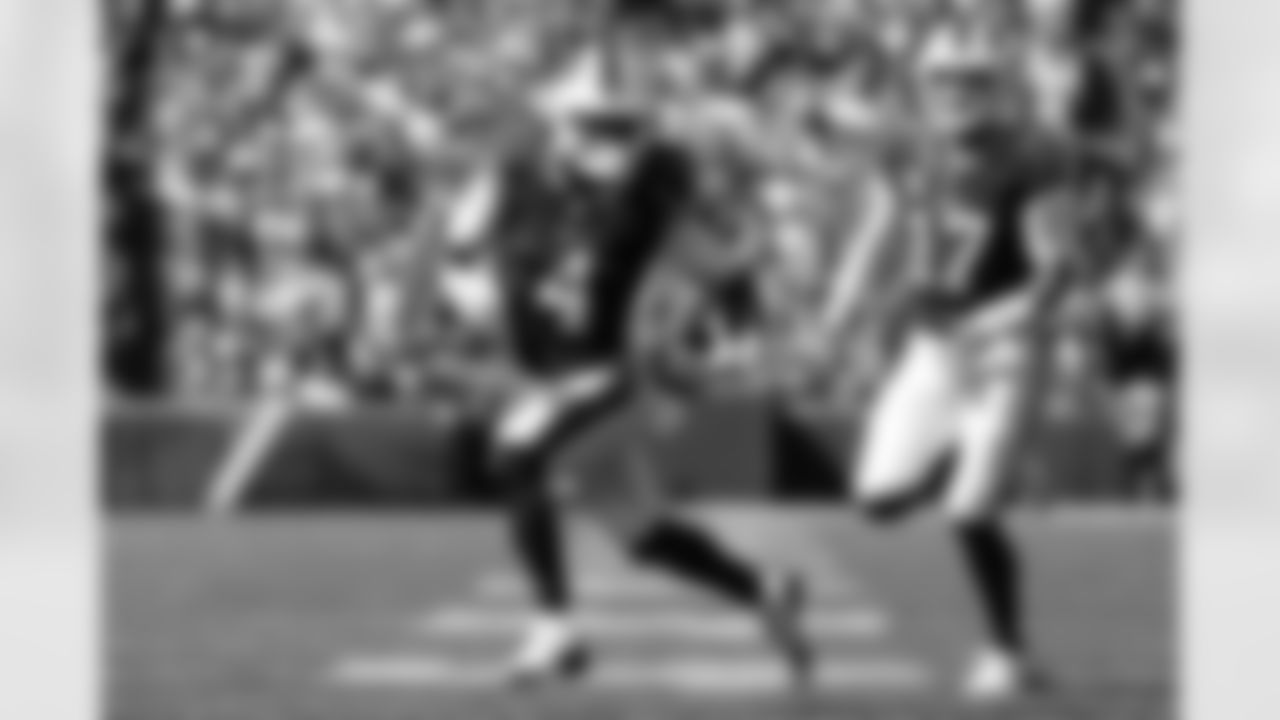 Buffalo Bills vs New Orleans Saints, Regular Season, September 28, 2025 at Highmark Stadium.