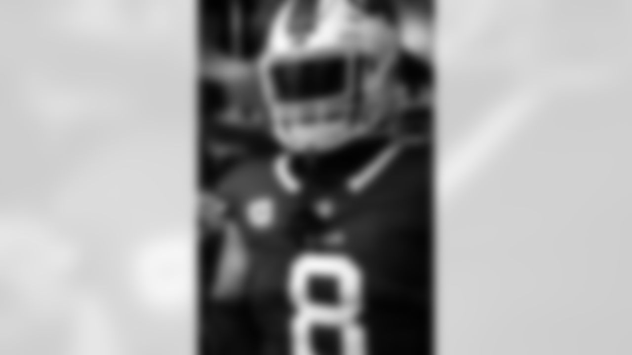 Buffalo Bills vs Miami Dolphins, Regular Season, September 18, 2025 at Highmark Stadium.