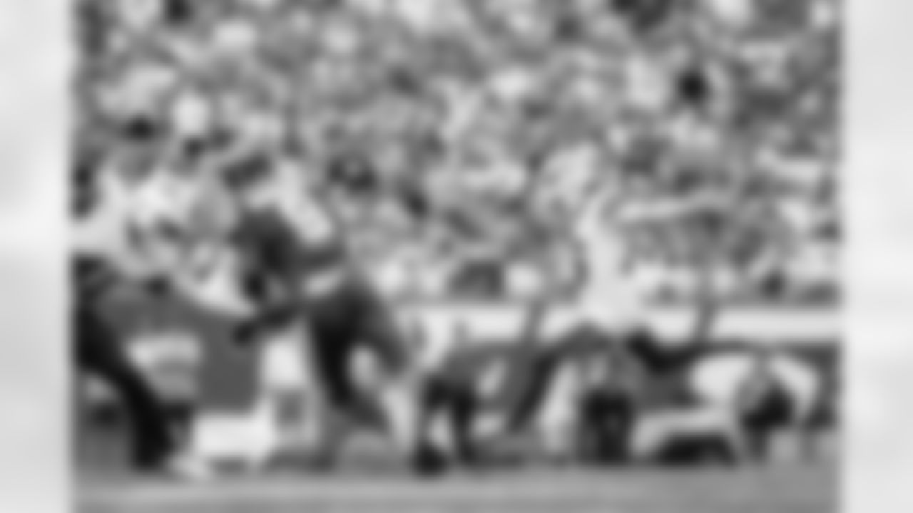 New York Jets vs Buffalo Bills, Regular Season, September 14, 2025 at Metlife Stadium.