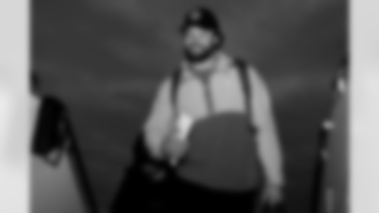 Dawson Knox (88). Buffalo Bills travel to Pittsburgh, November 29, 2025 at Buffalo Niagara International Airport.