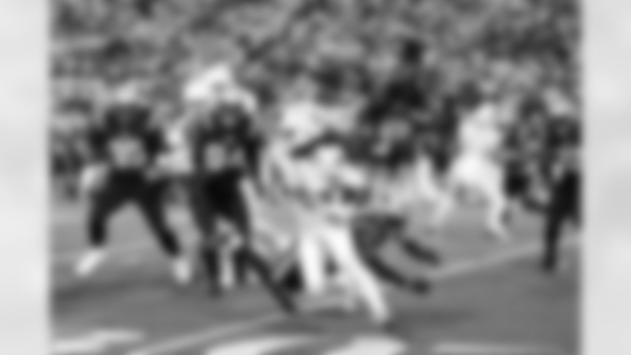 Buffalo Bills vs New England Patriots, Regular Season, October 05, 2025 at Highmark Stadium.