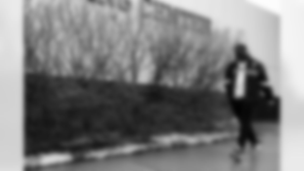 Buffalo Bills vs Philadelphia Eagles, Regular Season, December 28, 2025 at Highmark Stadium.