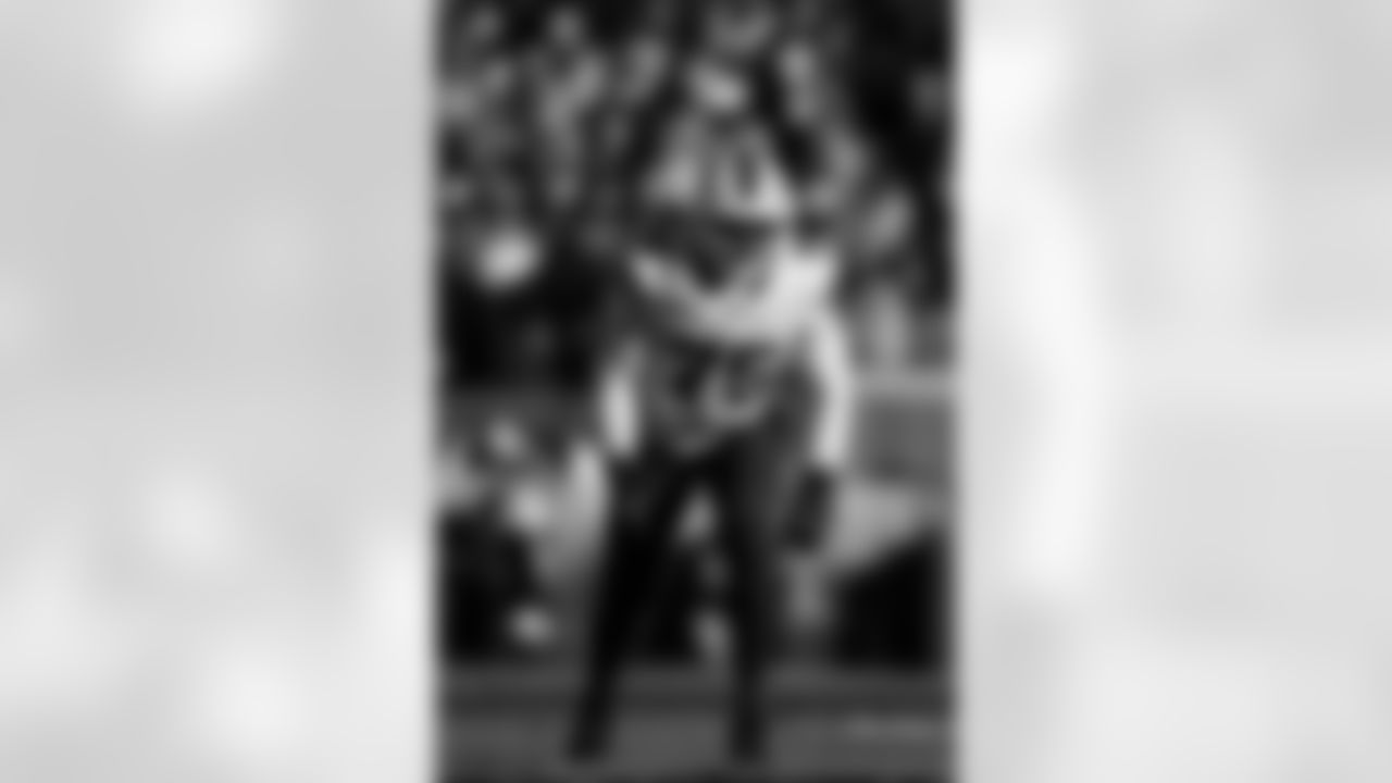 Cleveland Browns vs Buffalo Bills, Regular Season, December 21, 2025 at Huntington Bank Field.