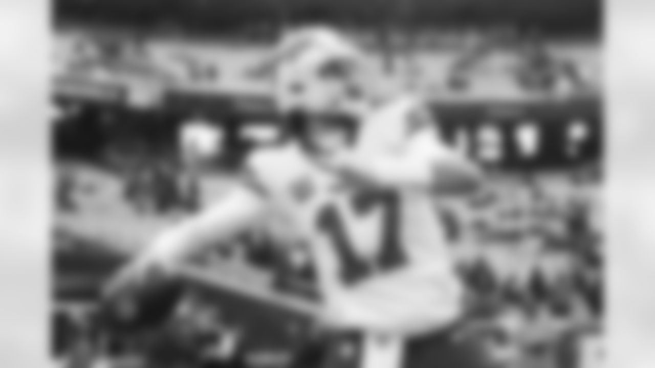 New England Patriots vs Buffalo Bills, Regular Season, December 14, 2025 at Gillette Stadium.