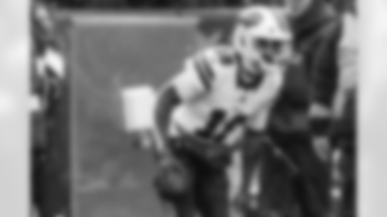 New England Patriots vs Buffalo Bills, Regular Season, December 14, 2025 at Gillette Stadium.