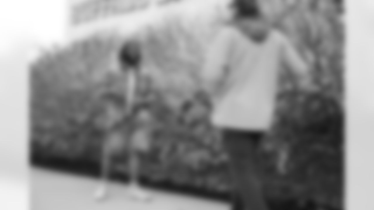 Buffalo Bills vs New England Patriots, Regular Season, November 16, 2025 at Highmark Stadium.