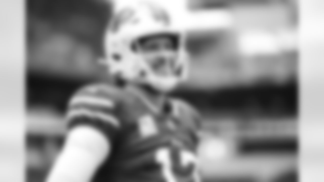 Miami Dolphins vs Buffalo Bills, Regular Season, November 09, 2025 at Hard Rock Stadium.