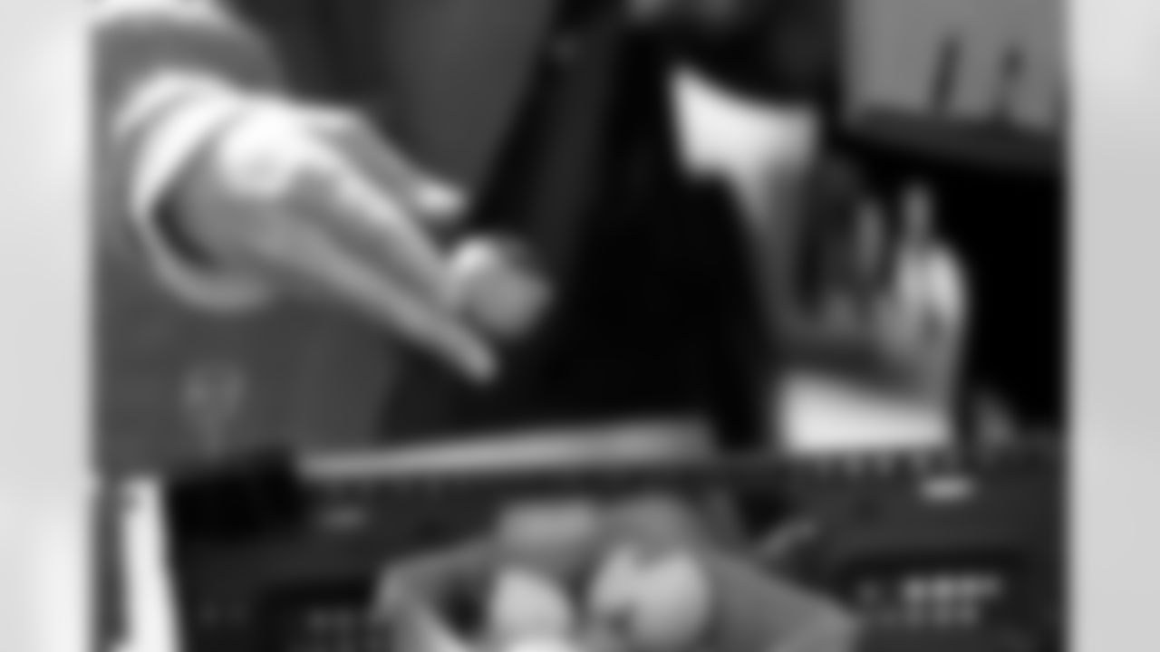 Free Mobile Food Markets, November 01, 2025 at #94 West Hertel Academy.