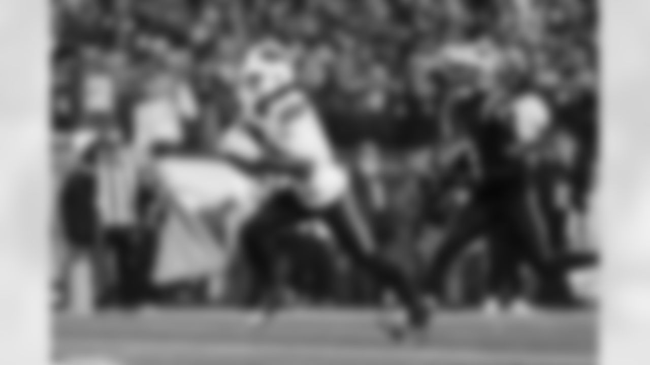 New England Patriots vs Buffalo Bills, Regular Season, December 14, 2025 at Gillette Stadium.