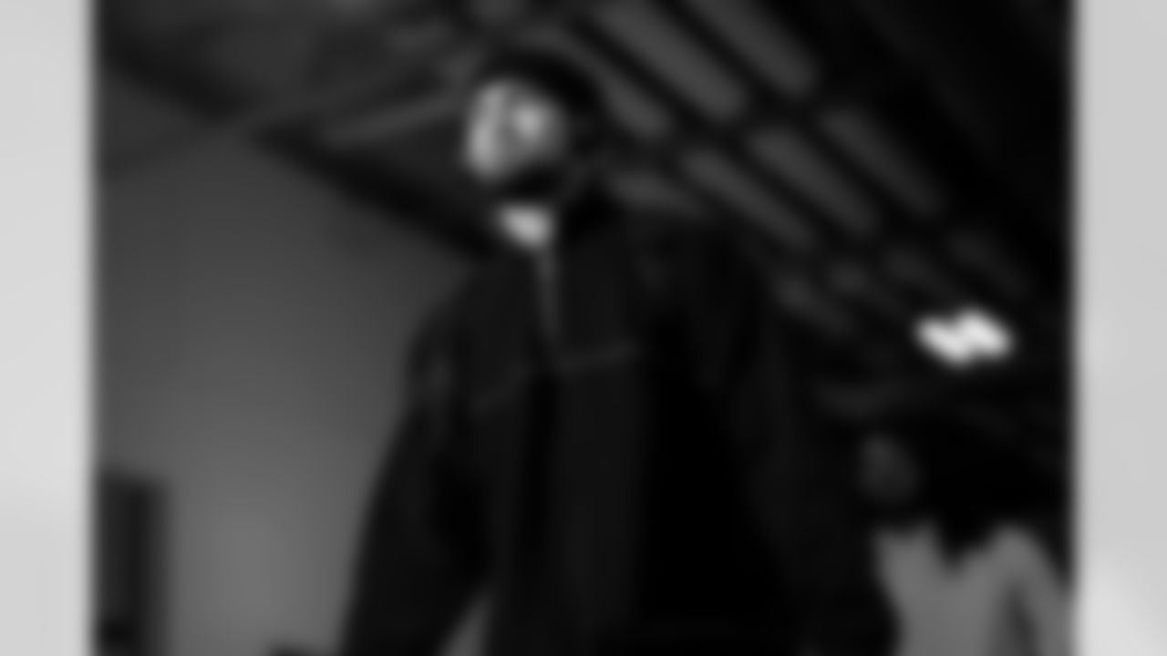 Pittsburgh Steelers vs Buffalo Bills, Regular Season, November 30, 2025 at Acrisure Stadium.