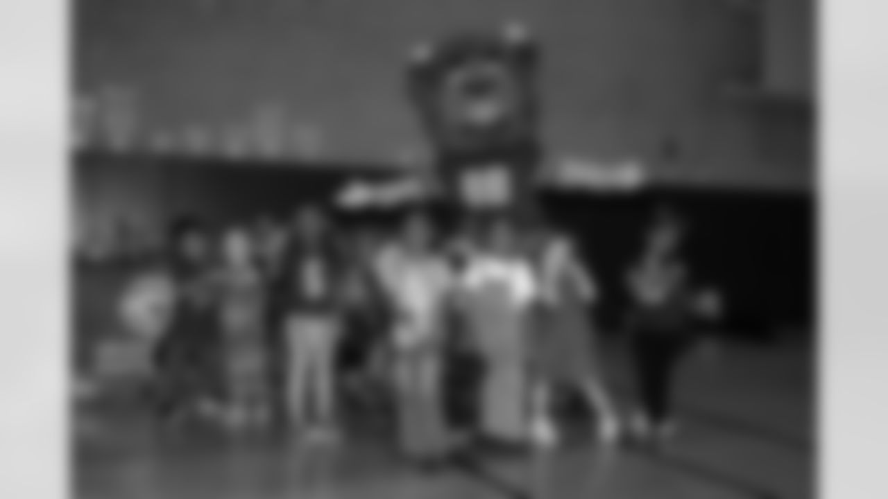 Huddle for Hunger Community Visit, October 16, 2025 at Arthur O. Eve, Buffalo Public School #61.