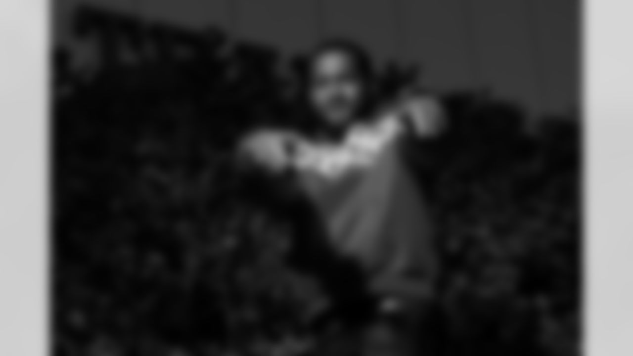 Andre Jones Jr. (59). Buffalo Bills vs Kansas City Chiefs, Regular Season, November 02, 2025 at Highmark Stadium.