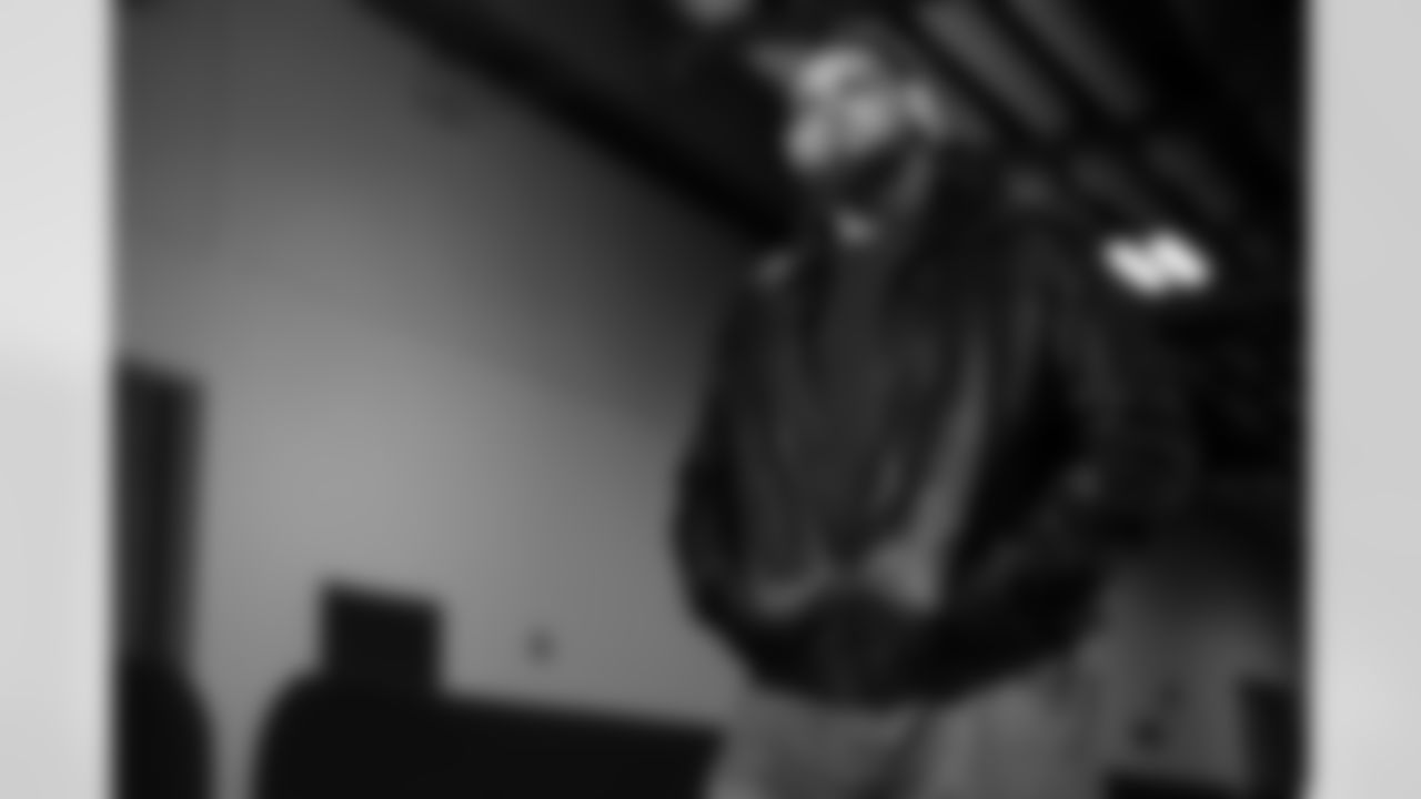 Pittsburgh Steelers vs Buffalo Bills, Regular Season, November 30, 2025 at Acrisure Stadium.