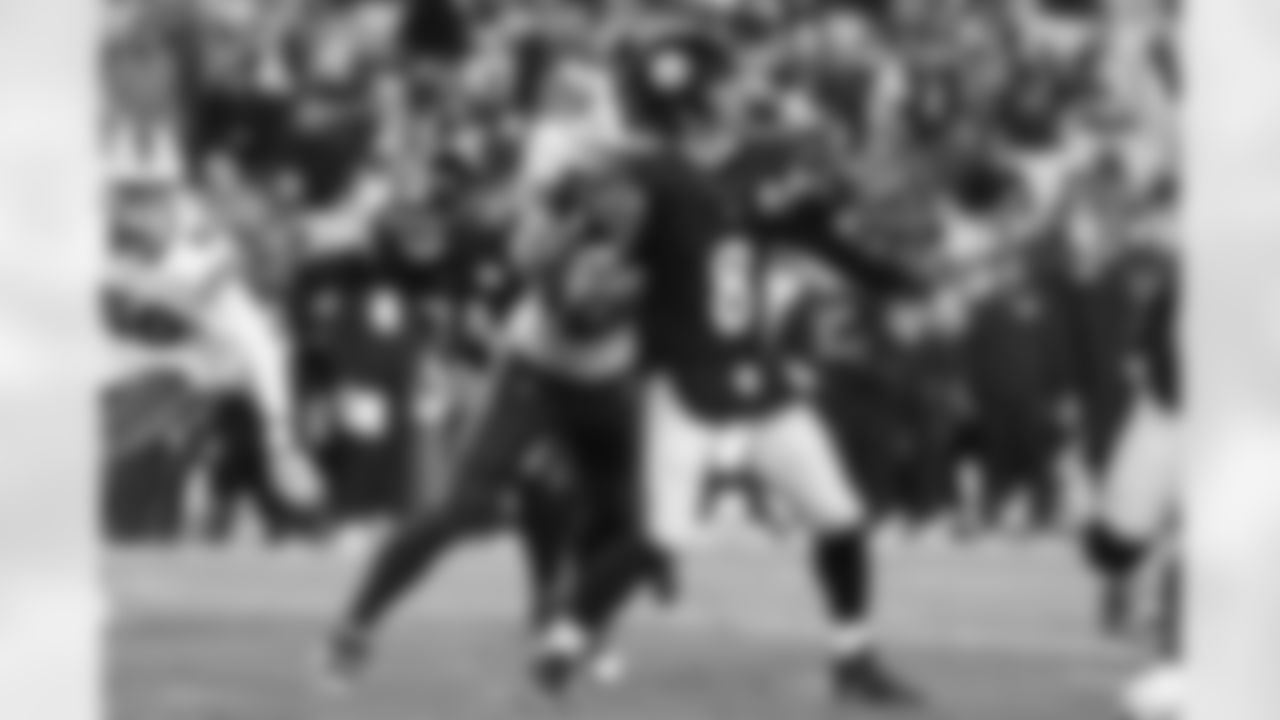 Pittsburgh Steelers vs Buffalo Bills, Regular Season, November 30, 2025 at Acrisure Stadium.