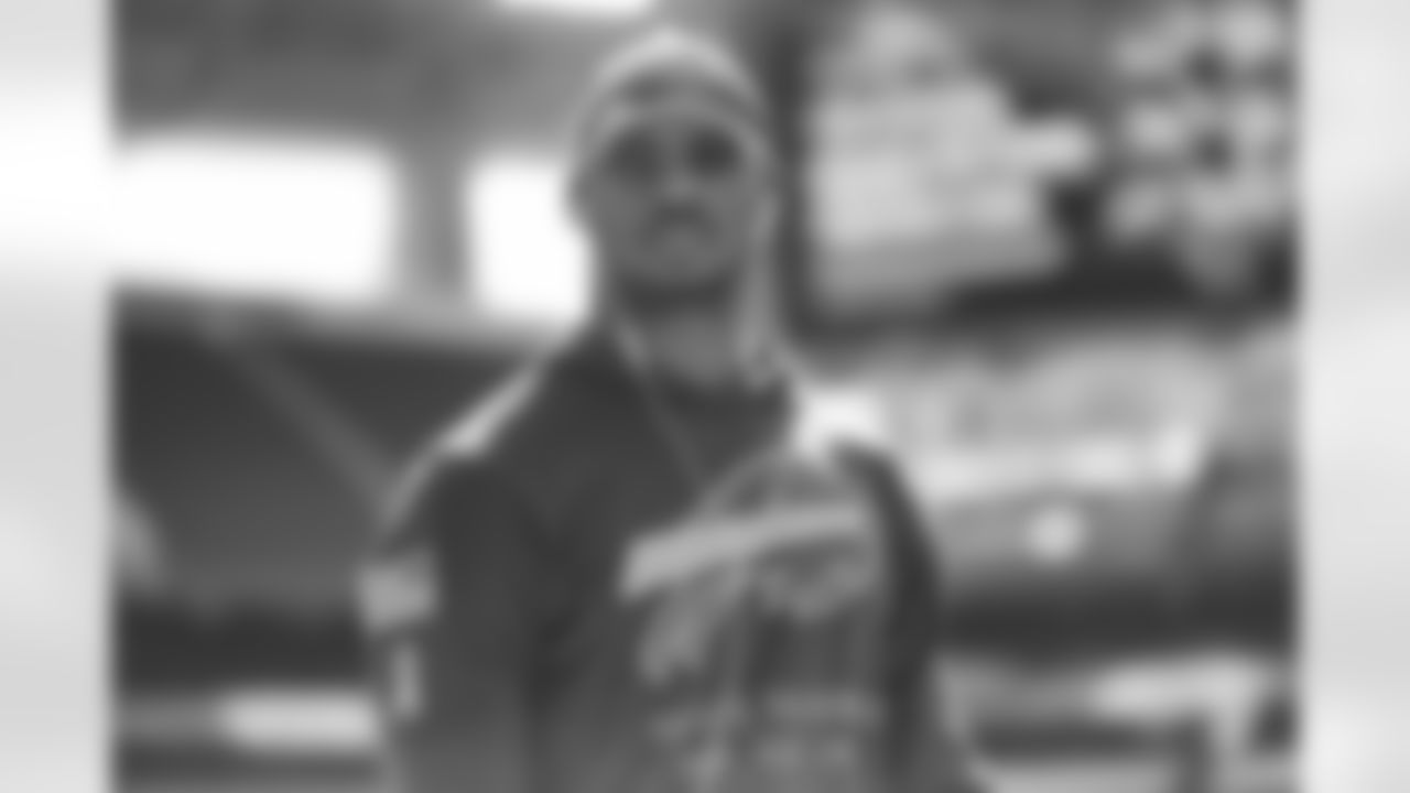 Miami Dolphins vs Buffalo Bills, Regular Season, November 09, 2025 at Hard Rock Stadium.