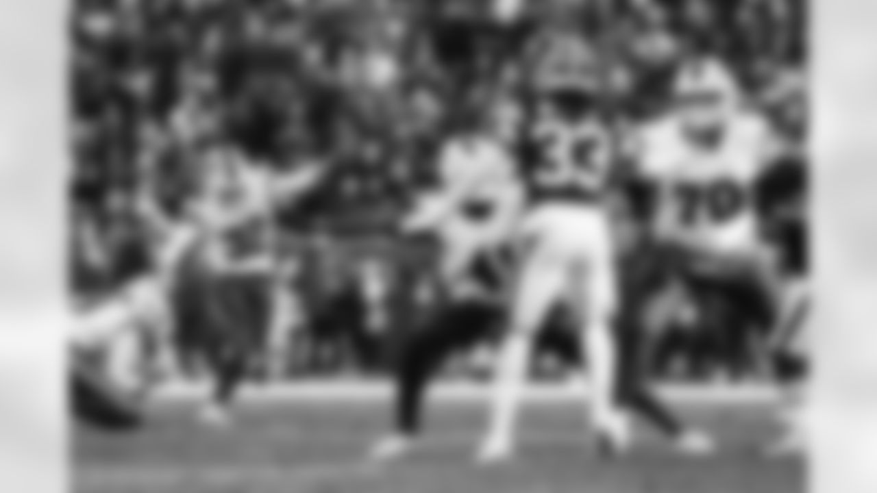 Cleveland Browns vs Buffalo Bills, Regular Season, December 21, 2025 at Huntington Bank Field.