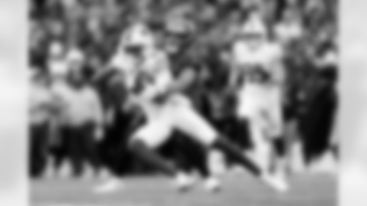 Buffalo Bills vs Tampa Bay Buccaneers, Regular Season, November 16, 2025 at Highmark Stadium.